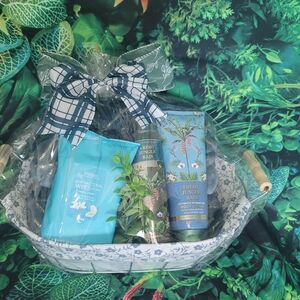 NEW Bath & Body Works Gift Set Basket